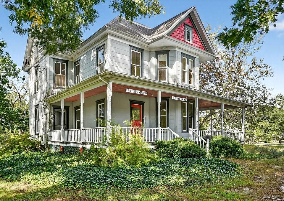 1st image of 11 Parker St