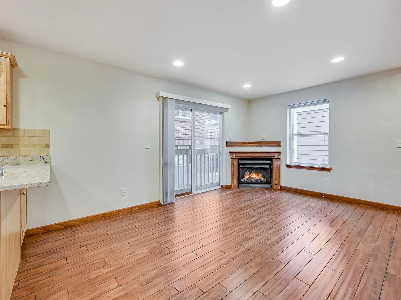 3 bed, 2.5 bath, 1450 sqft, $3,495 — Photo 2