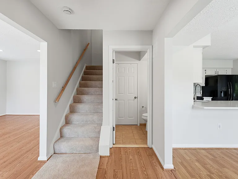 2401 W Rosecroft Village Cir — Photo 7