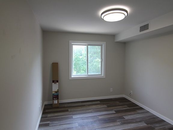 5th image of 337 Woodside Dr