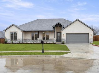 102 Monarch Ln, Nevada, TX 75173