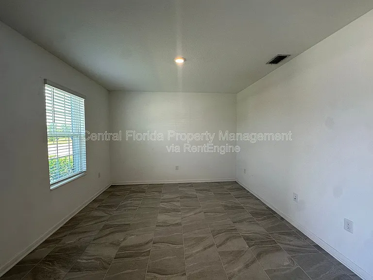373 Pineywoods St — Photo 11