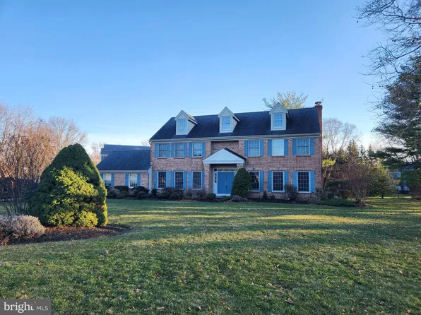 1 Chatsworth Ct, Lawrence Township, NJ 08648