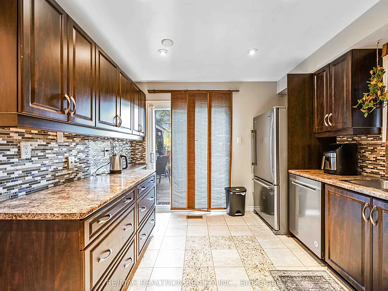 264 Galway Ct — Photo 7