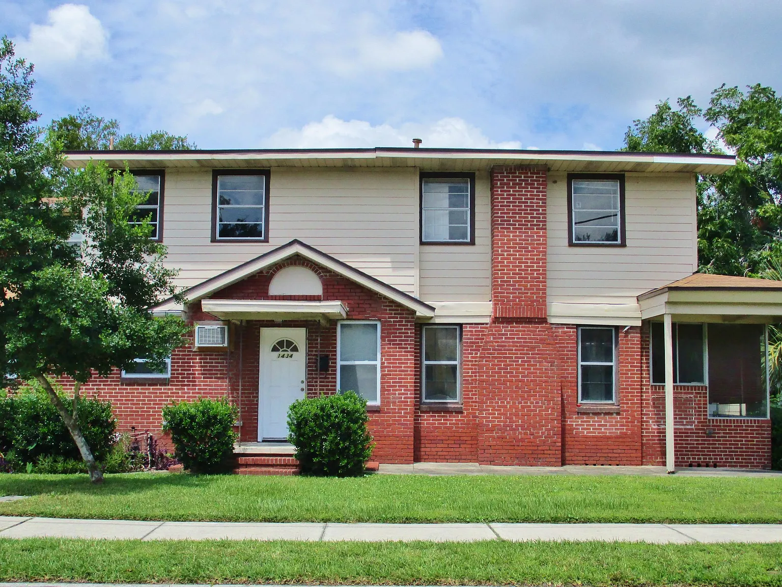 1 bed, 2.0 bath, 400 sqft, $875 — Photo 1