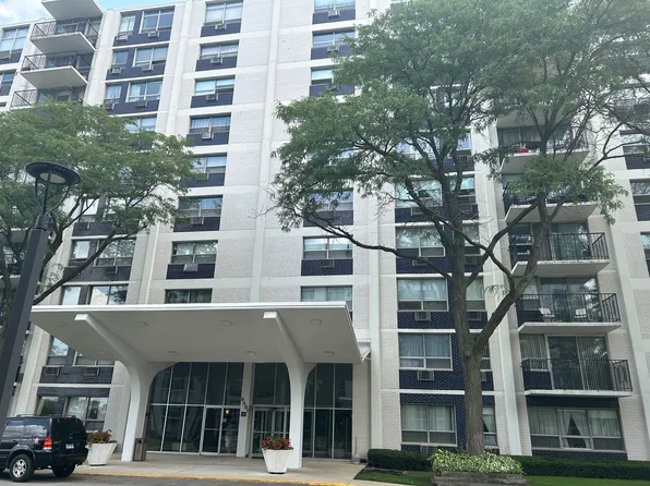 9001 W Golf Rd #5G, Des Plaines, IL 60016