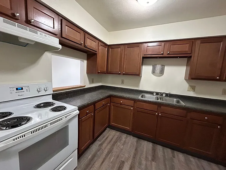 Beloit Brittany Apartments LLC — Photo 14