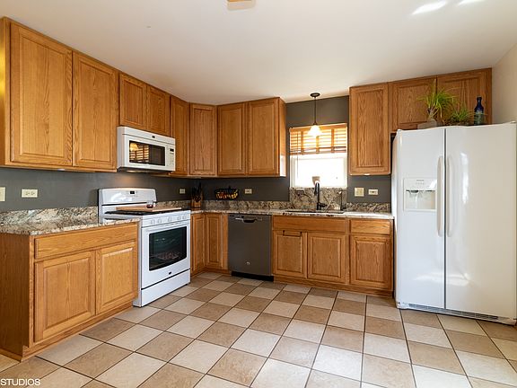 5th image of 5401 Hidden Oaks Dr