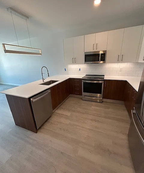 Residences at Sharon Gallery — Photo 56