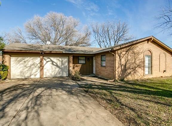 3rd image of 1113 Darlene Ln