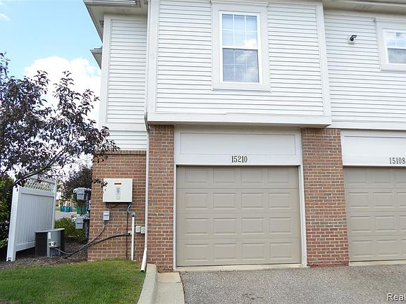 4th image of 15210 Addington Dr