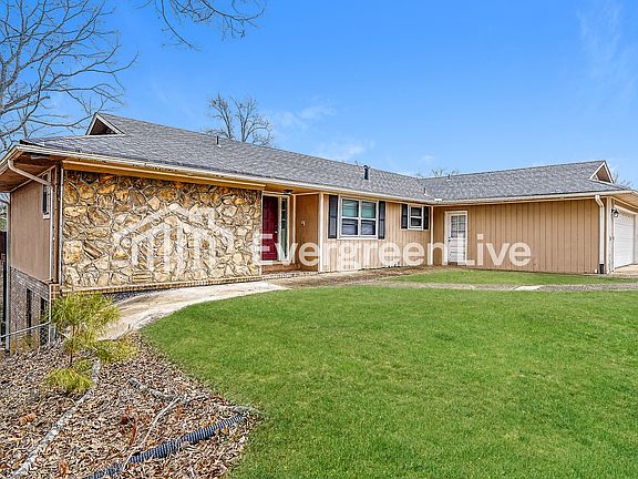 2nd image of 2501 Forest Hill Dr