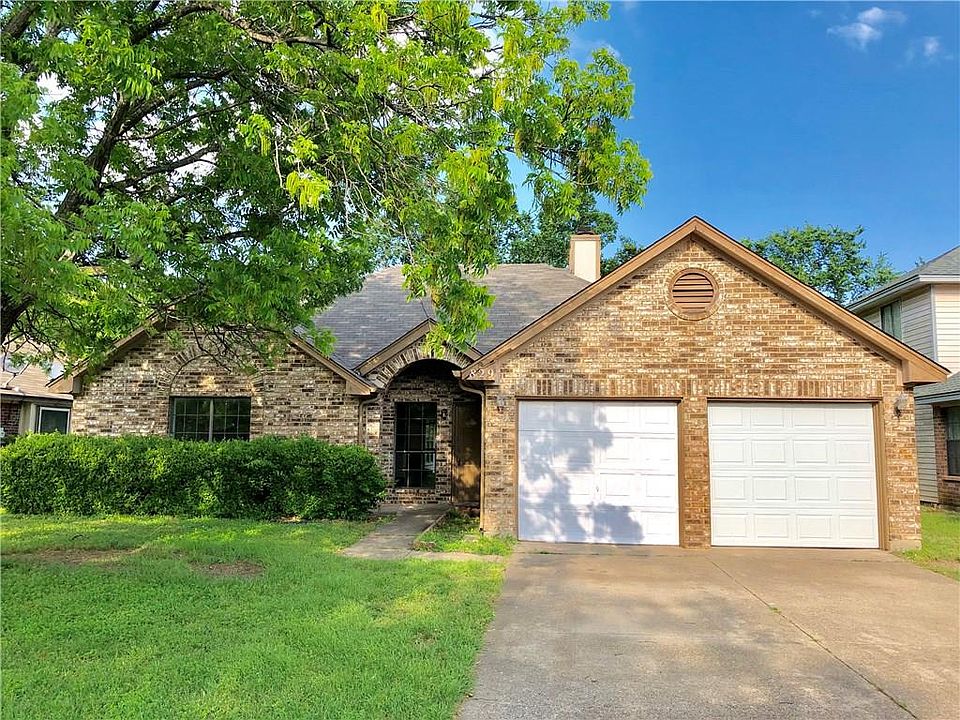 829 Collins Blvd, Cedar Hill, TX 75104 Zillow