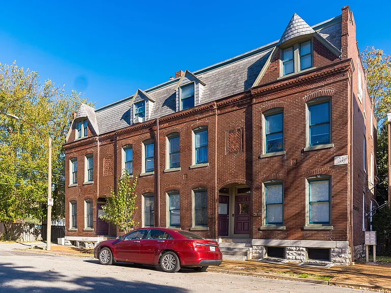 1918 Menard St #B — Photo 18