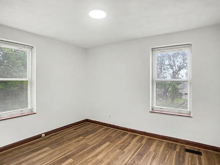 7205 Emma Ave — Photo 8