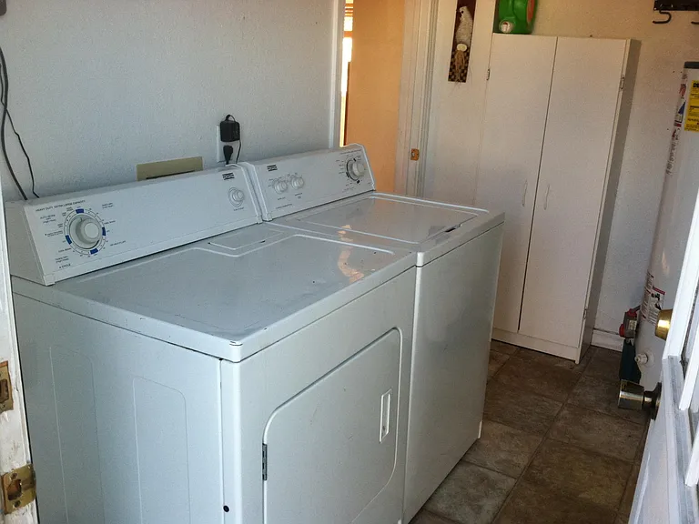 1300 N Allen Ave — Photo 6