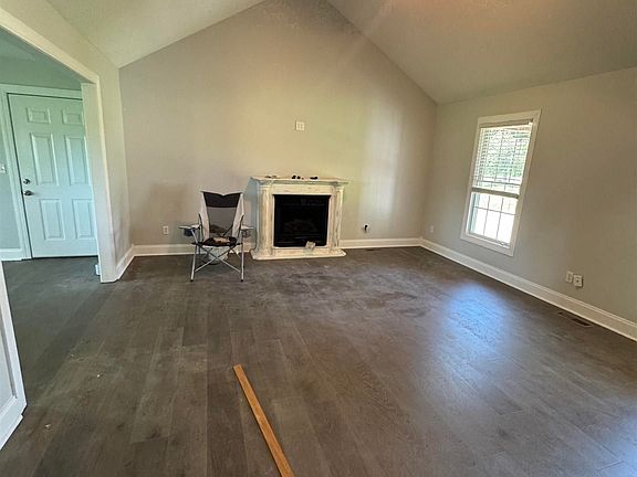 5th image of 136 Dawes Ln