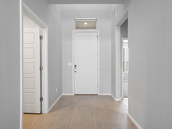 3rd image of 2539 McCauley Loop NE