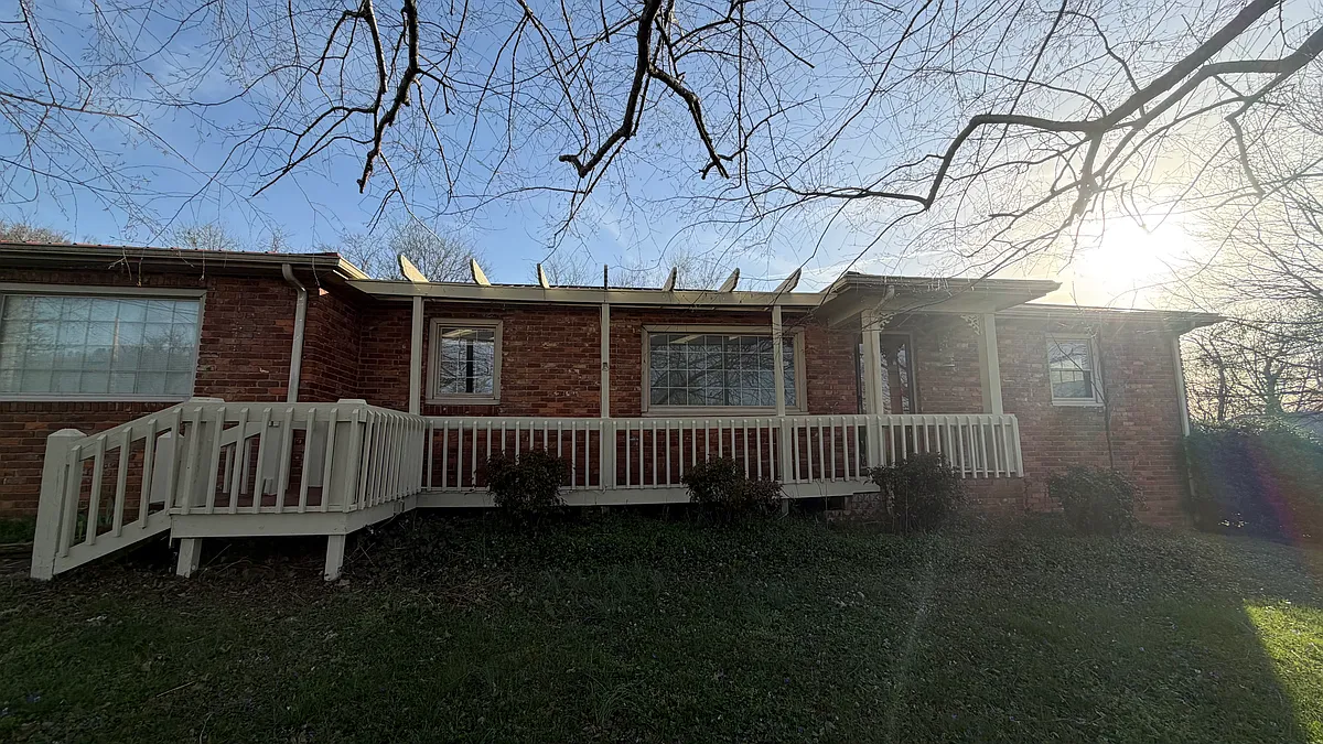 Building Photo - 9616 Brewer Dr