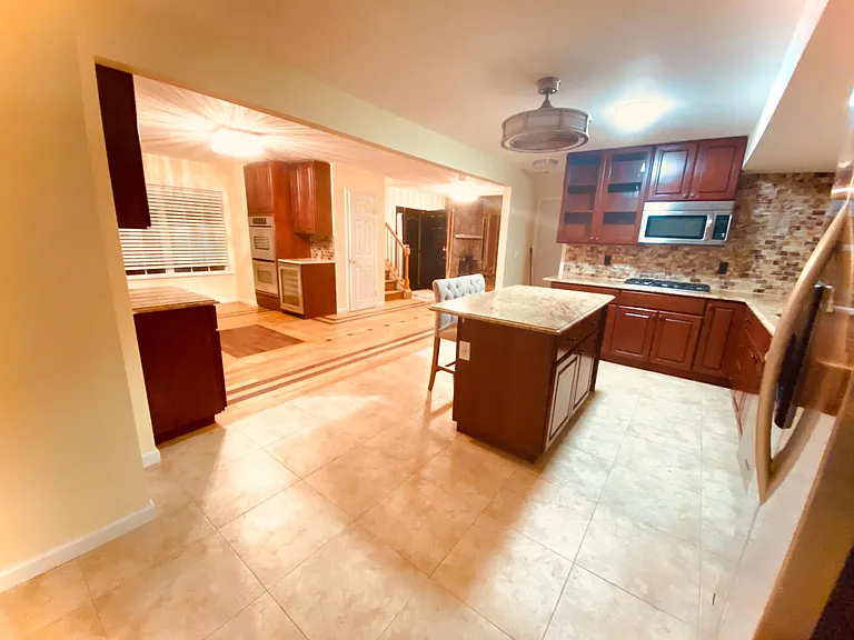 226 Moses Milch Dr — Photo 5