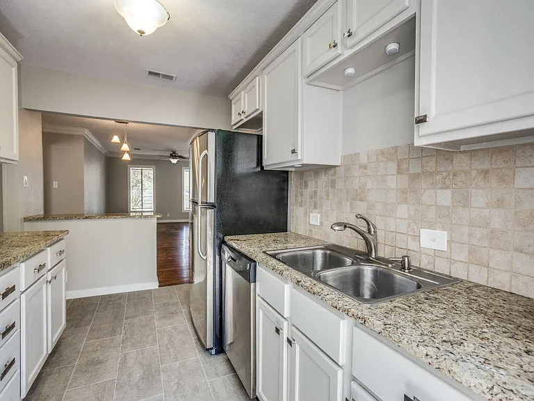 6470 Lindell Ave — Photo 10