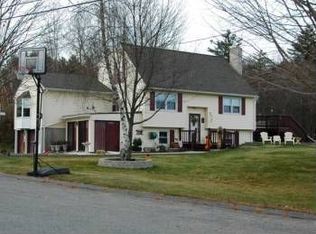 12 Brookfield Dr, Hudson, NH 03051