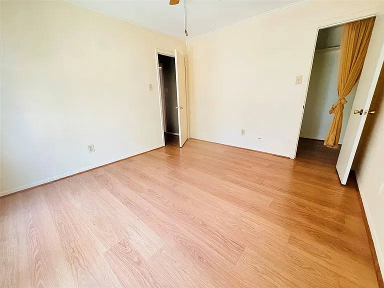 18107 Oakhampton Dr — Photo 7