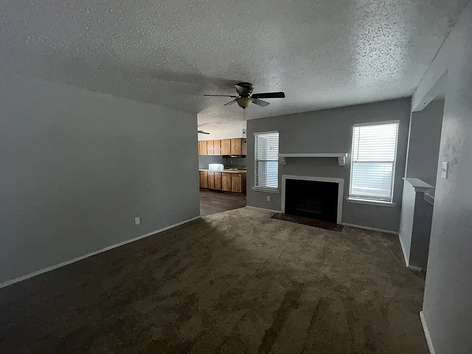 647 Timberline Dr