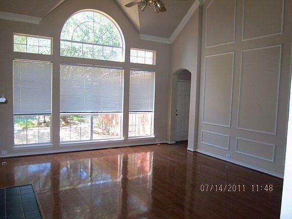 3rd image of 1305 Edgewood Ct