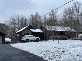 65 Hatfield Ln, Whitley City, KY 42653