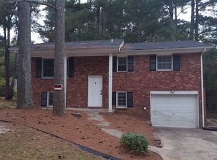 95 Hidden Brook Ct, College Park, GA 30349