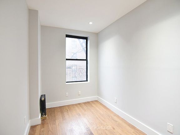 4th image of 220 W 149th St #U22
