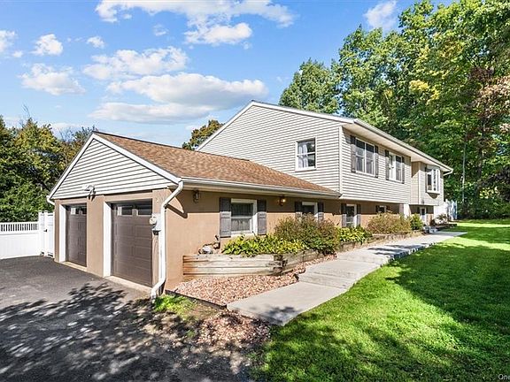 5th image of 45 Rockwood Dr