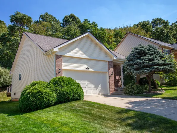 134 Eagle Ridge Rd, Lake Orion, MI 48360