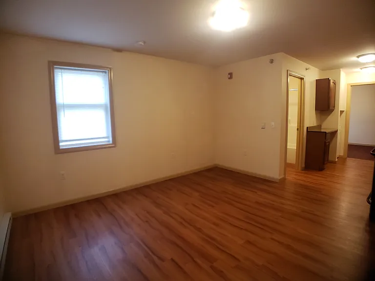 203 University Dr #0 — Photo 4