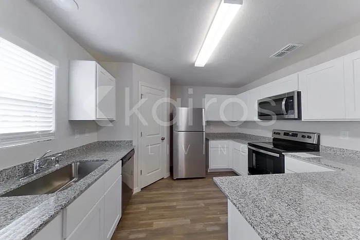 3158 Alwood St — Photo 7