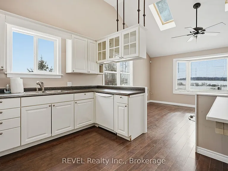 1098 Beaverdams Rd — Photo 13