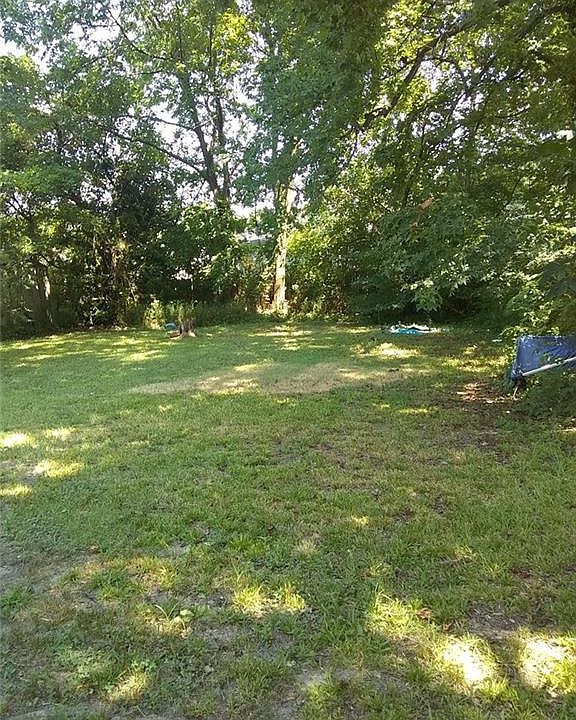 2nd image of 2315 Richmond Ave
