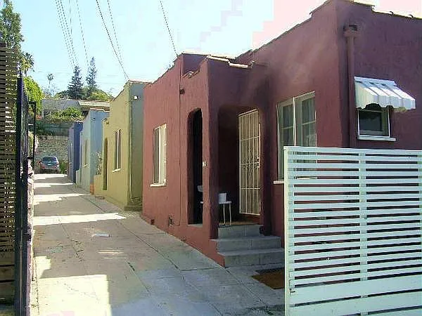 2 bed, 825 sqft, $3,350 — Photo 1