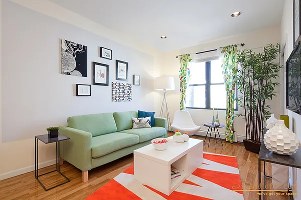 Sold by aptsandlofts.com | media 2