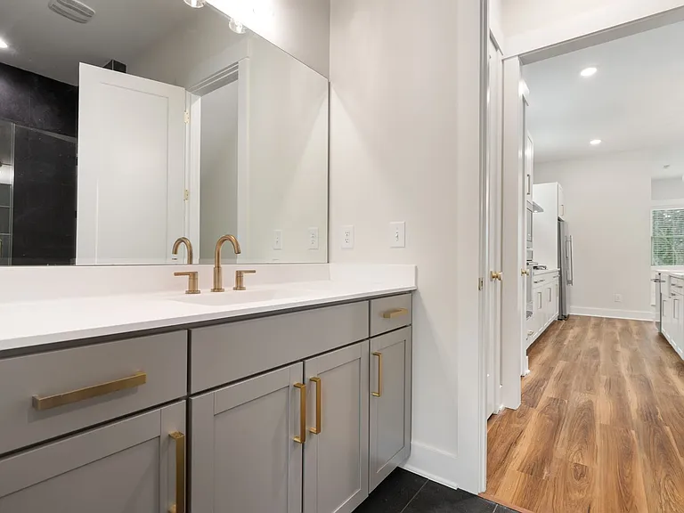 1006 Grant St — Photo 14