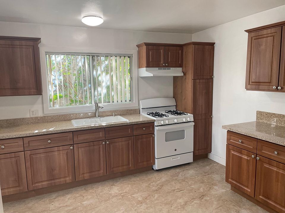 1st image of 7655 De Longpre Ave APT 3