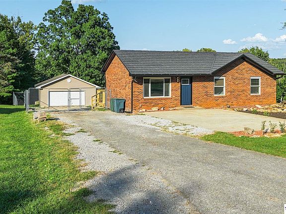 3rd image of 328 Valley View Dr