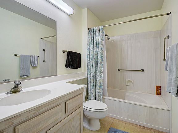 4th image of 20407 N Wintergreen Dr