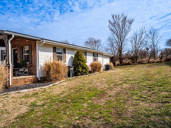 5th image of 1482 N College Avenue