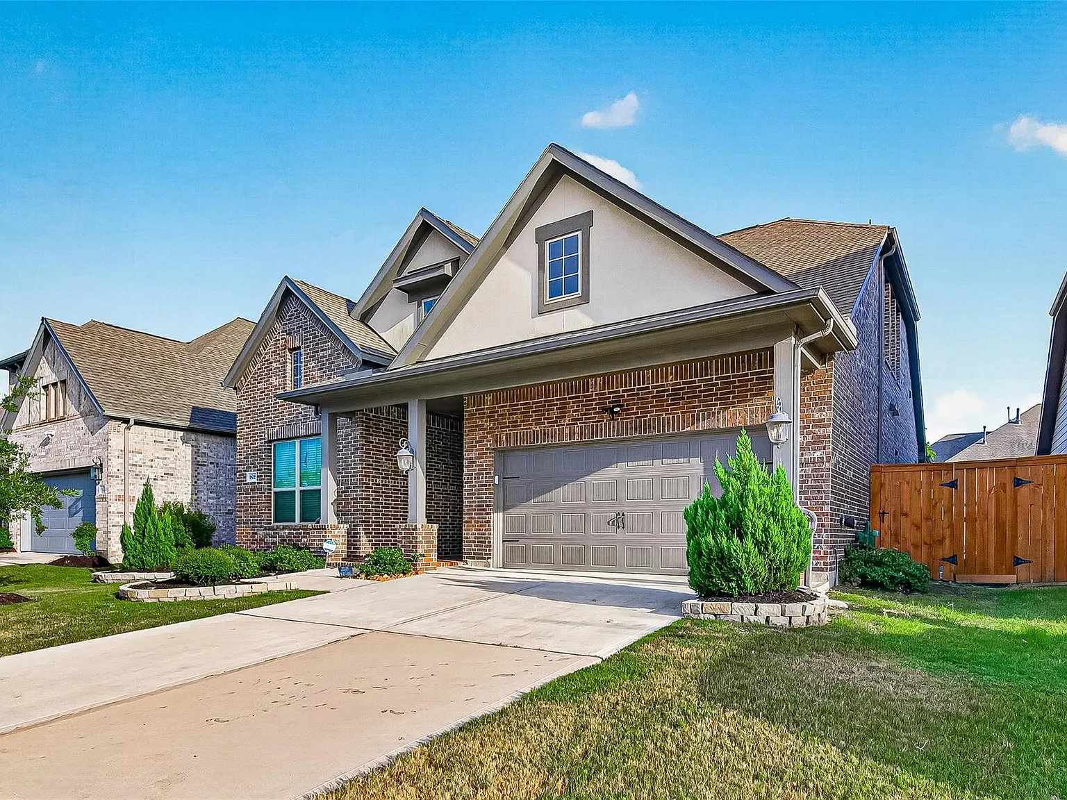 4 bed, 3.0 bath, 2894 sqft, $3,300 — Photo 4