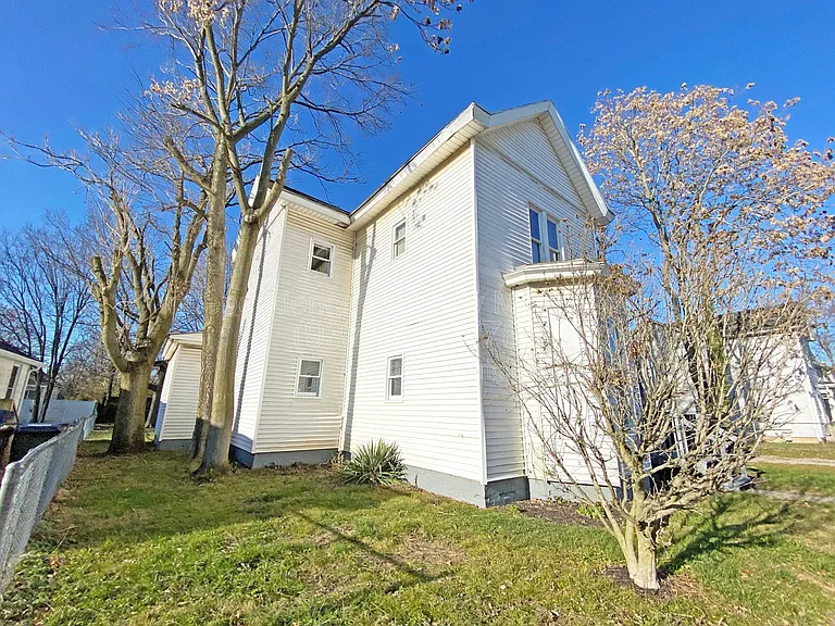 815 S Main St — Photo 13