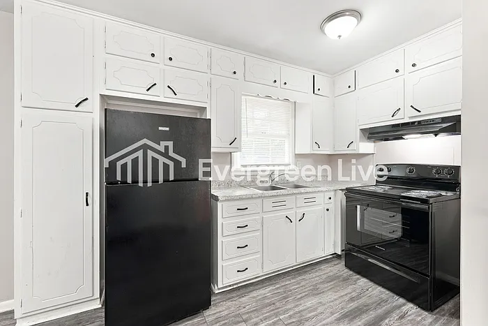 3 bed, 2.0 bath, 1118 sqft, $1,295 — Photo 4