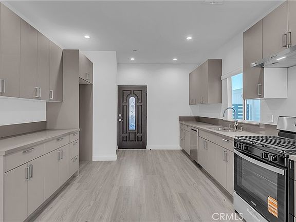 3rd image of 7731 Craner Ave