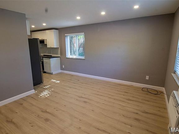 4th image of 5349 Arsenal St APT 8